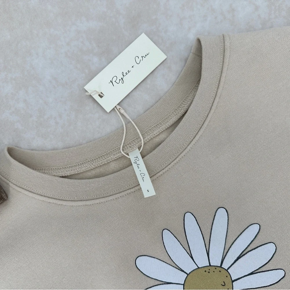New Rylee + Cru Daisy Boxy Pullover - Picture 2 of 3